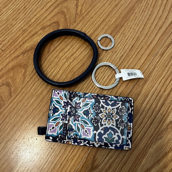 Vera Bradley bracelet key ring card case, nwt - Picture 3 of 4